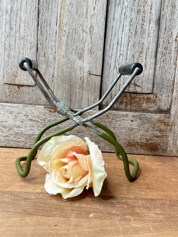 CANNING JAR GRABBER ANTIQUE - OLIVE