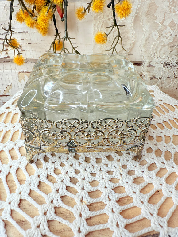 VINTAGE HOLLYWOOD REGENCY GLASS BOX WITH FILAGREE STAND