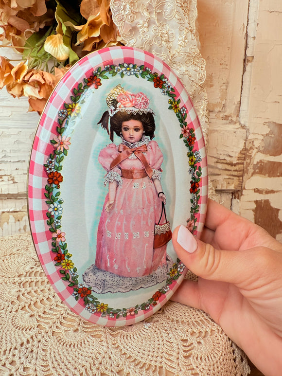 OVAL DECOR LADY TIN BOX