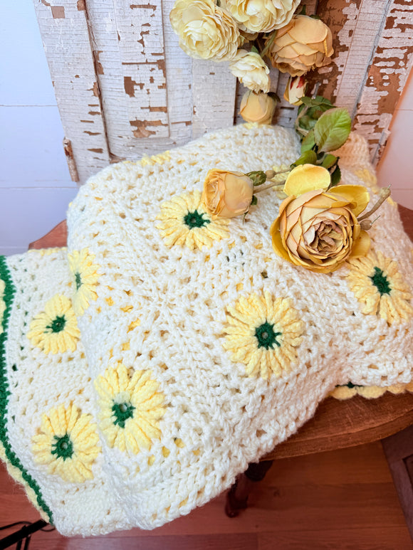 BEIGE WITH YELLOW FLOWER GRANNY SQUARE AFGHAN