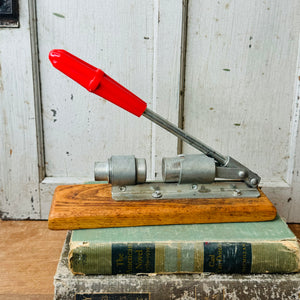 VINTAGE MECHANICAL NUTCRACKER