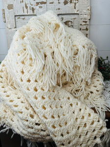 TASSEL COZY VINTAGE CREAM AFGHAN