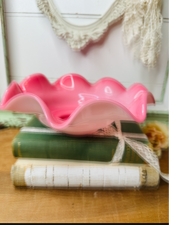 LARGE RARE PINK RUFFLE FENTON BOWL  GORGEOUS