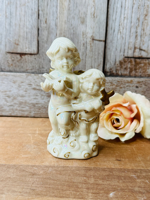 PEARLESCENT ANGELS VINTAGE STATUETTE