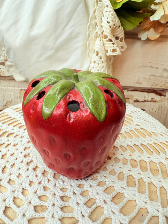 VINTAGE STRAWBERRY FLOWER FROG