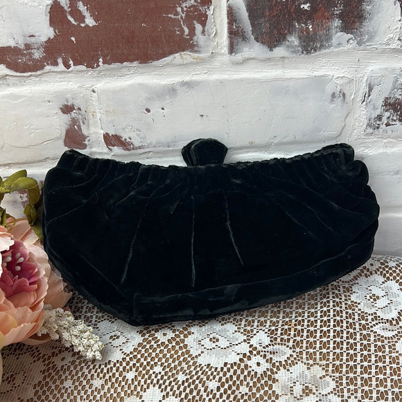 VINTAGE 1950S BLACK VELVET CLUTCH