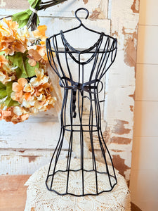 VINTAGE IRON VICTORIAN STYLE DRESS BODICE DECOR