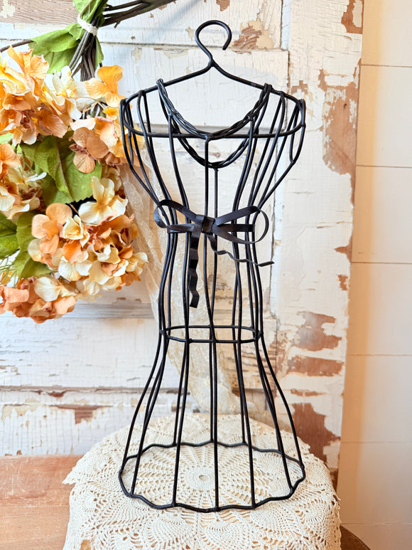 VINTAGE IRON VICTORIAN STYLE DRESS BODICE DECOR