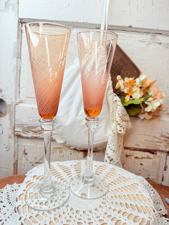 SET OF 2 TALL AMBER DETAILED CHAMPAGNE GLASSES
