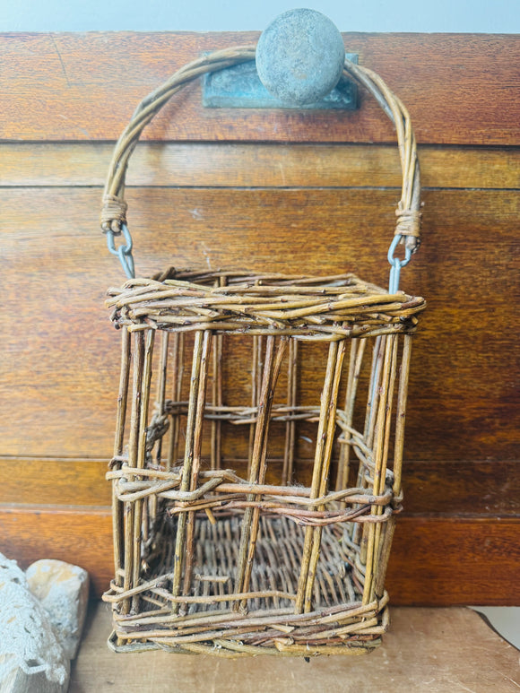RUSTIC SQUARE WICKER BASKET