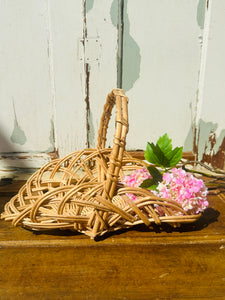 BEAUTIFUL VINTAGE WICKER BASKET #1