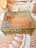 VINTAGE HOLLYWOOD REGENCY VICTORIAN AMAZING DETAILED  GLASS TOP JEWELRY BOX
