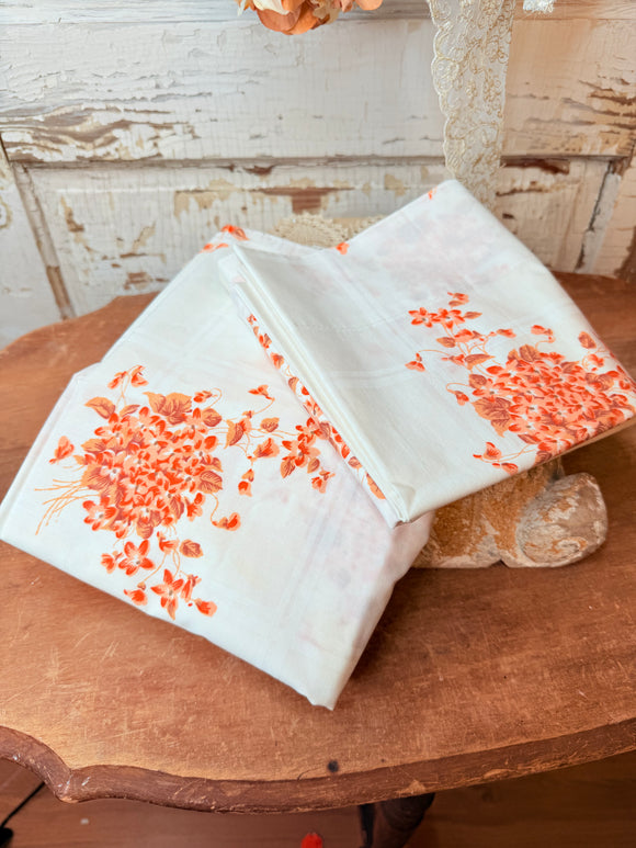 VINTAGE FLORAL SET OF PILLOW CASES LINENS