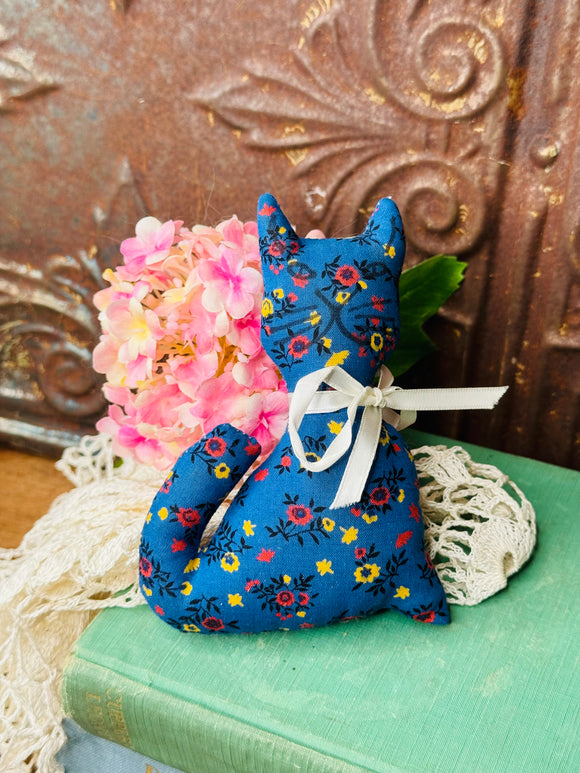 VINTAGE FABRIC KITTY CAT PIN CUSHION