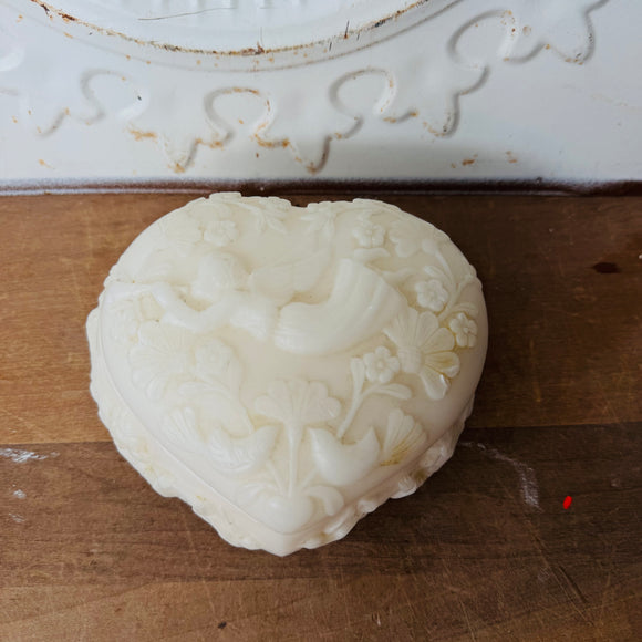 VINTAGE ORNATE DETAILED HEART ANGEL WAX AND CANDLE TRINKET BOX