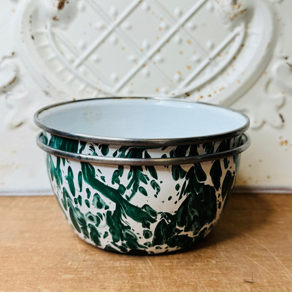 SET OF 2 GREEN SPLATTERWARE VINTAGE BOWLS