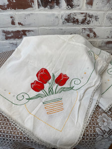 VINTAGE FLORAL SQUARE LINEN TABLECLOTH