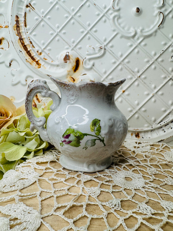 ORNATE LEAF VINTAGE DETAILED PLANTER JAR WITH HANDLE