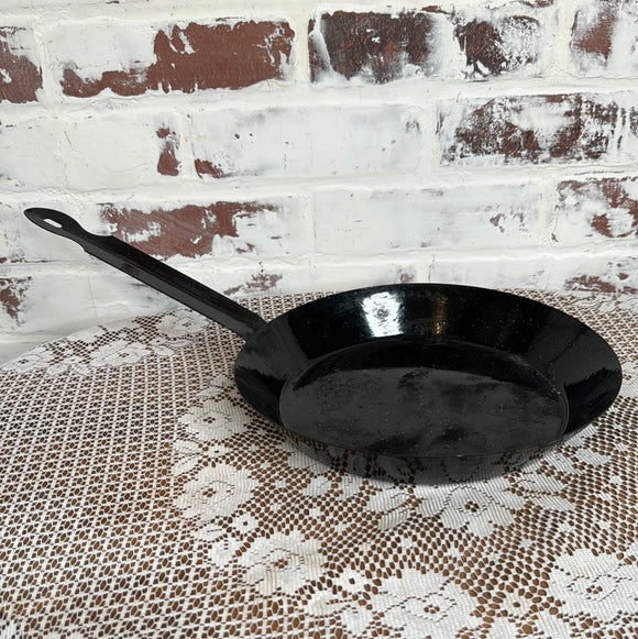 SPECKLED BLACK ENAMEL PAN VINTAGE