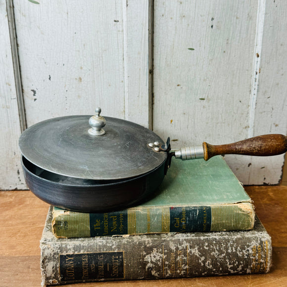 VINTAGE ALUMINUM CRUMB CATCHER