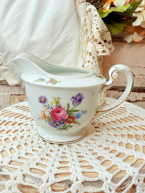 VINTAGE ALADDIN OCCUPIED JAPAN CREAMER