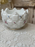 VINTAGE FLORAL MILK GLASS RARE SAWTOOTH ORNATE VASE