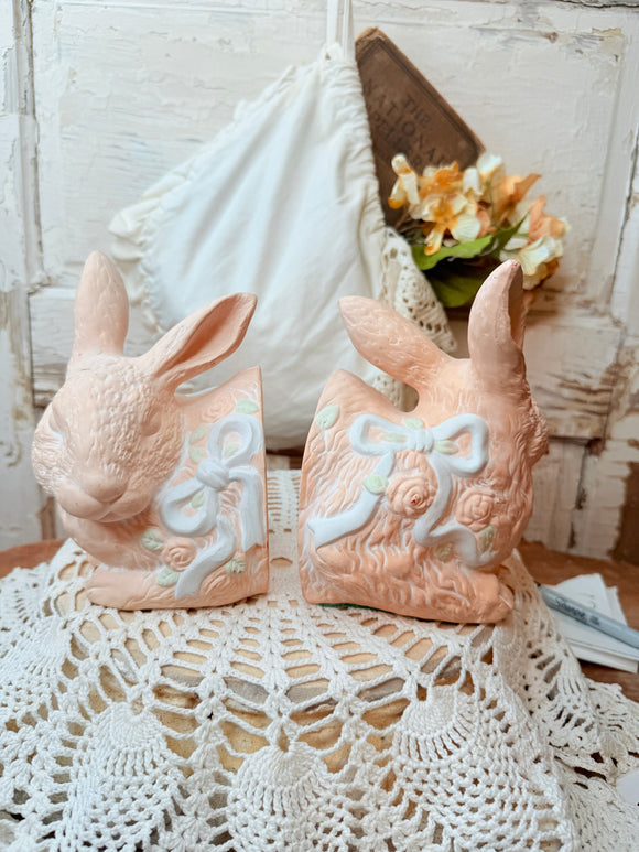 RESIN BUNNY BOOKENDS