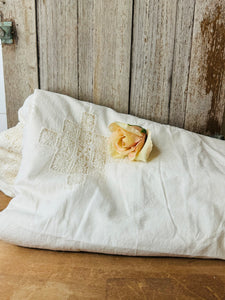 ANTIQUE LACE DETAIL LARGE TABLECLOTH