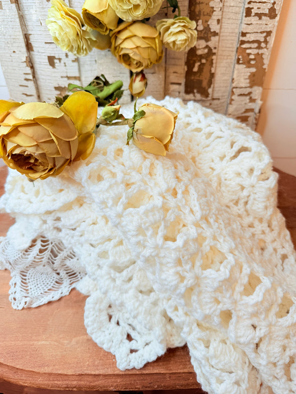 VINTAGE HANDMADE RUNNER SCARF