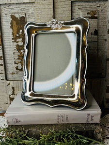 VINTAGE SILVER SHADOW FRAME BOX WITH PICTURE HOLDERS