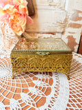 VINTAGE HOLLYWOOD REGENCY VICTORIAN AMAZING DETAILED  GLASS TOP JEWELRY BOX