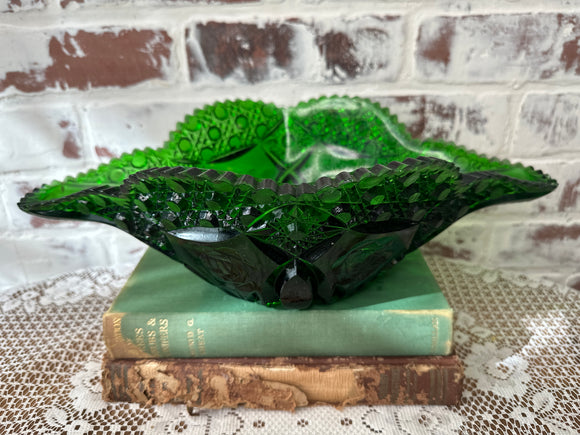 GREEN VINTAGE GLASS LARGE BANANA SAWTOOTH BASKET