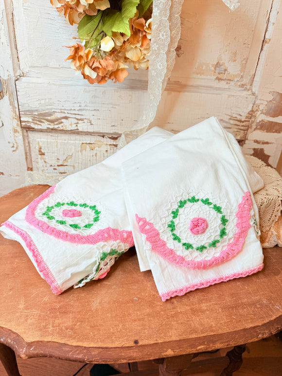 VINTAGE LARGE SET OF 2 PILLOWCASES