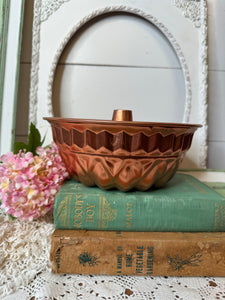 DETAILED COPPER ORNATE VINTAGE BUNDT PAN MOULD