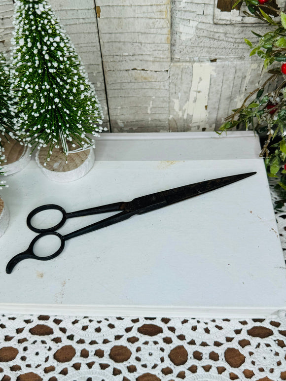 ANTIQUE HAIR CUTTING SCISSORS