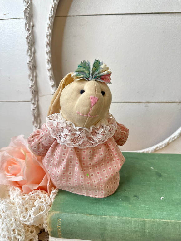 VINTAGE LINEN BUNNY SHELF SITTER