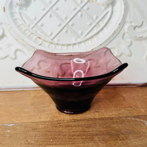 VINTAGE MID CENTURY AMETHYST GLASS BOWL