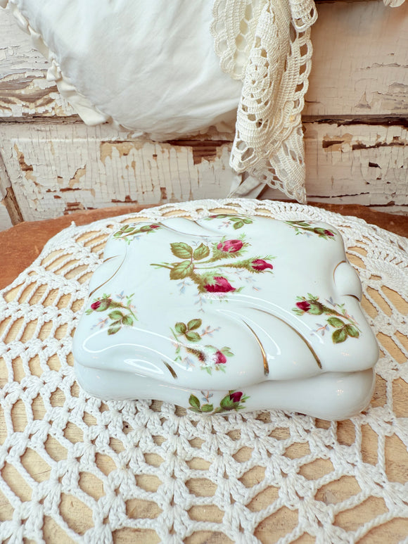 VINTAGE JAPAN PORCELAIN TRINKET BOX
