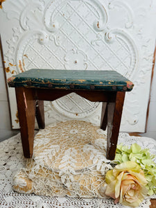 ANTIQUE STOOL