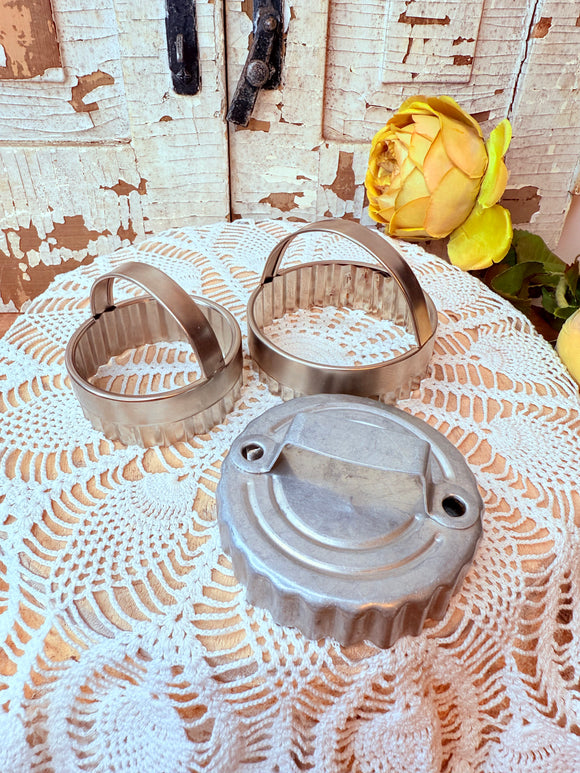 VINTAGE SET OF 3 ALUMINUM COOKIE CUTTERS