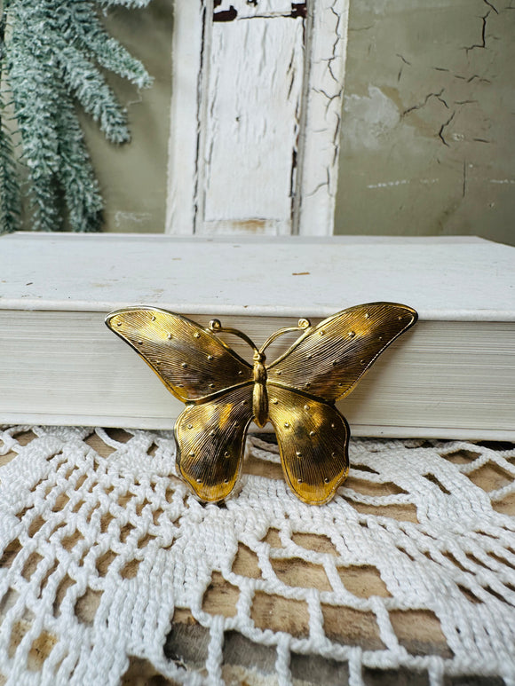 BUTTERFLY ORNATE VINTAGE BROOCH