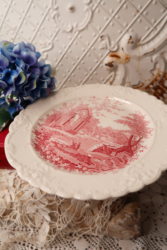 RED AND WHITE DETAILED VINTAGE DECOR PLATE - 5 AVAILABLE