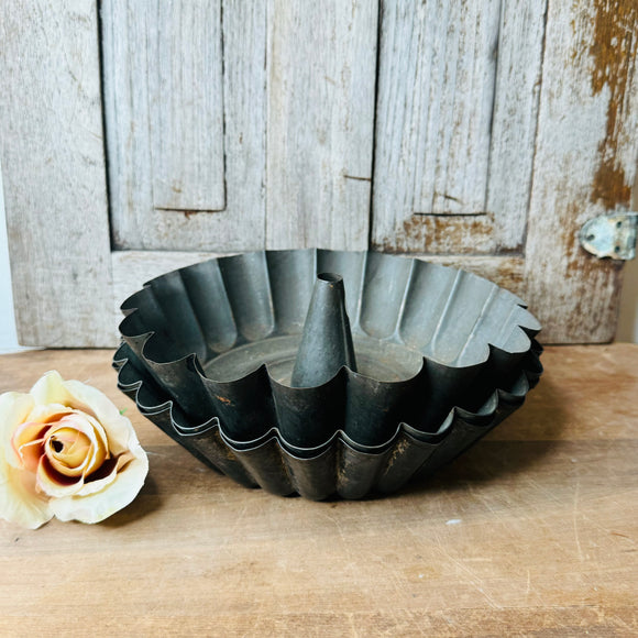 ANTIQUE SET OF BUNDT PAN - 3 AVAILABLE