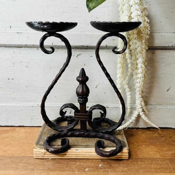 ORNATE IRON VINTAGE SCROLLY DETAILED CANDLE HOLDER