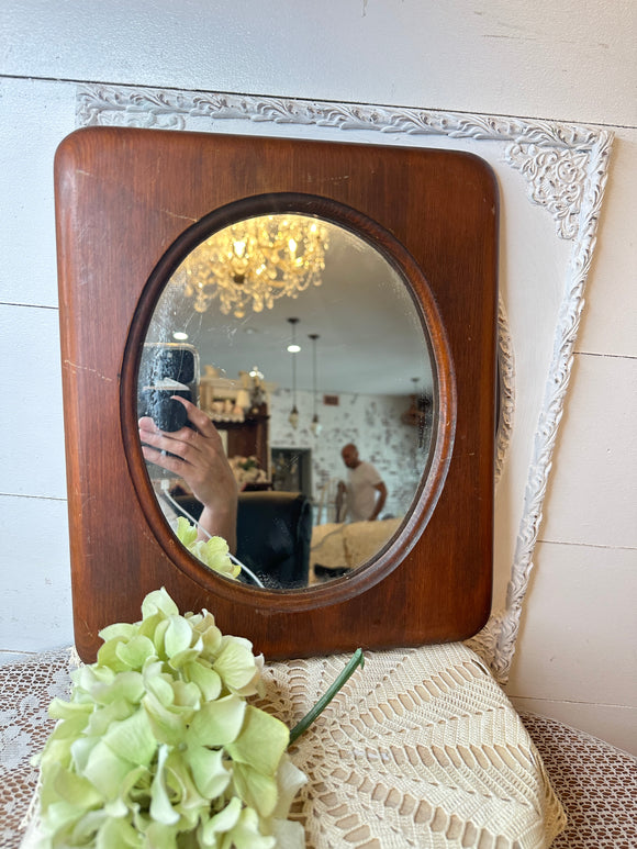 LARGE VINTAGE WOOD ORNATE OVAL MIRROR