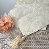 VINTAGE DETAILED TABLE RUNNER WITH TASSELS