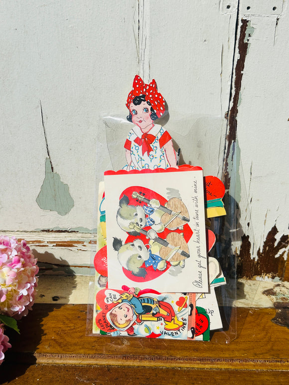 LOT OF VINTAGE VALENTINES