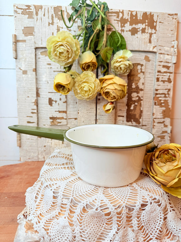 VINTAGE ENAMEL WITH GREEN TRIM POT