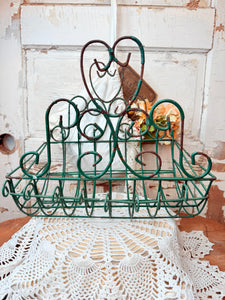 GREEN SCROLLY HEART VINTAGE OUTDOOR PLANTER DECOR