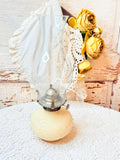 VINTAGE CUSTARD TONE OIL HURRICANE LAMP
